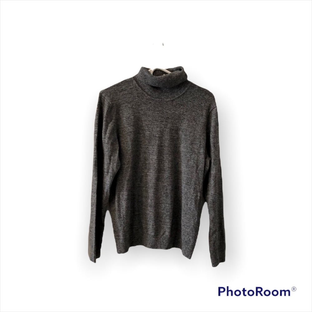 Andrew Marc turtle neck long sleeve sweater